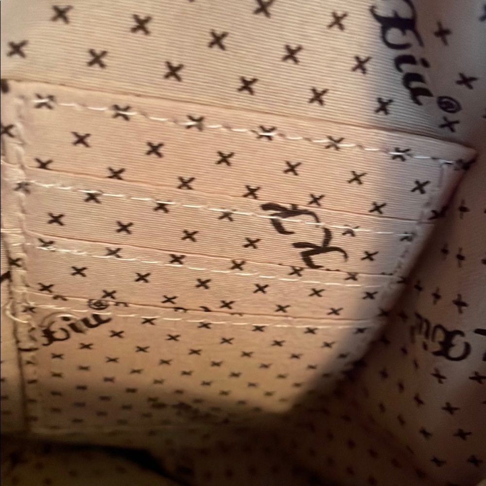 Pink Leather Women's  crossbody bag NWT  9 X 6.5 - Picture 6 of 14